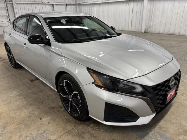 2023 Nissan Altima SR FWD
