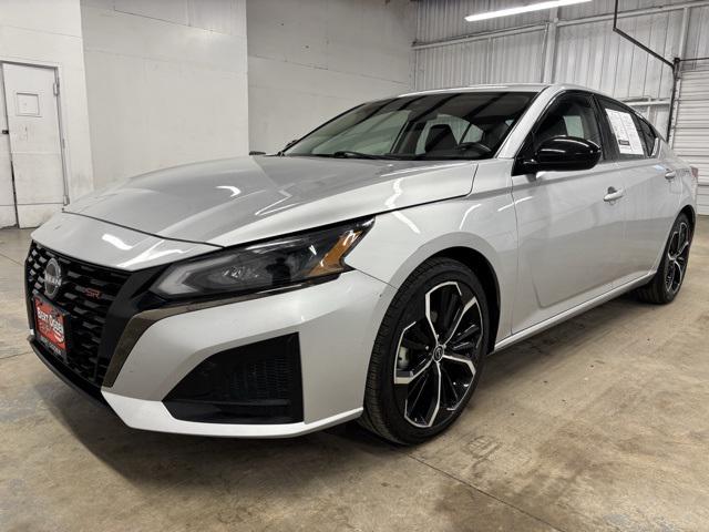 2023 Nissan Altima SR FWD