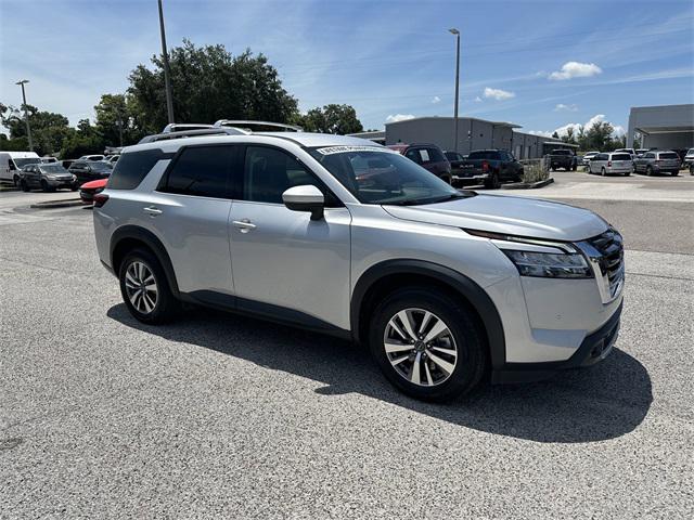 2023 Nissan Pathfinder SL 4WD