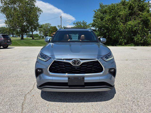 2022 Toyota Highlander Platinum