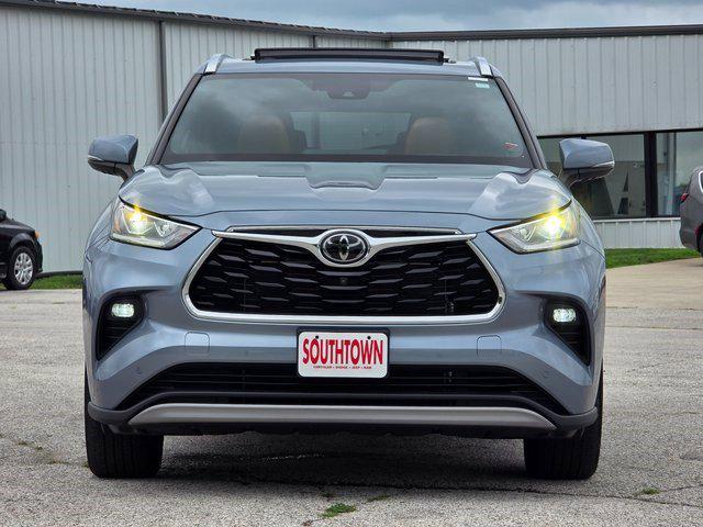 2022 Toyota Highlander Platinum