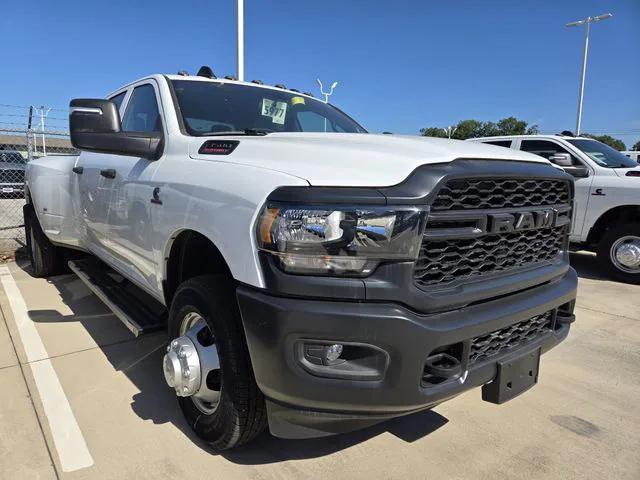 2023 RAM 3500 Tradesman Crew Cab 4x4 8 Box