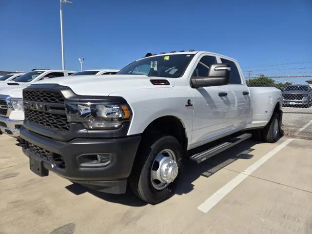 2023 RAM 3500 Tradesman Crew Cab 4x4 8 Box