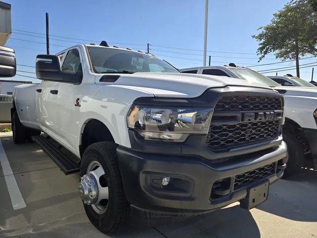 2023 RAM 3500 Tradesman Crew Cab 4x4 8 Box