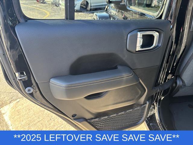 2025 Jeep Wrangler 4-Door Sahara 4x4