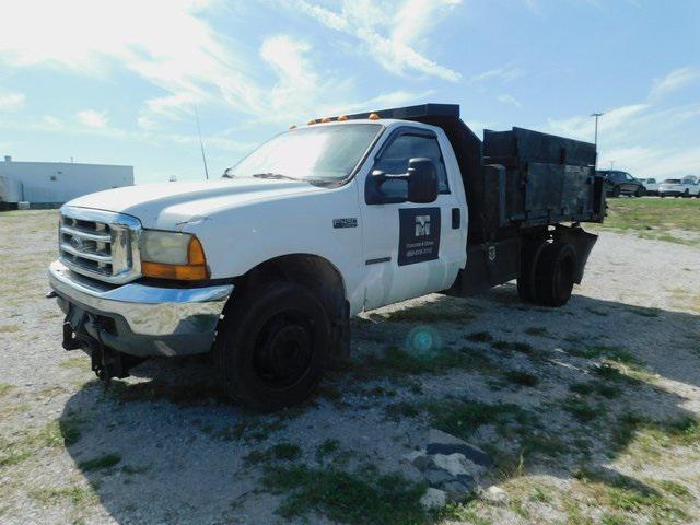 2002 Ford F-450 Chassis XL