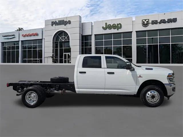2026 RAM Ram 3500 Chassis Cab RAM 3500 TRADESMAN CREW CAB CHASSIS 4X4 60 CA 2026 RAM Ram 3500 Chassis Cab RAM 3500 TRADESMAN CREW CAB CHASSIS 4X4 60 CA