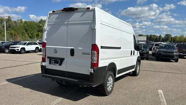 2026 Ram ProMaster Cargo Van SLT High Roof 136" WB