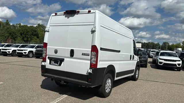 2026 Ram ProMaster Cargo Van SLT High Roof 136 WB
