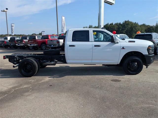 2026 RAM Ram 3500 Chassis Cab RAM 3500 TRADESMAN CREW CAB CHASSIS 4X4 60 CA 2026 RAM Ram 3500 Chassis Cab RAM 3500 TRADESMAN CREW CAB CHASSIS 4X4 60 CA