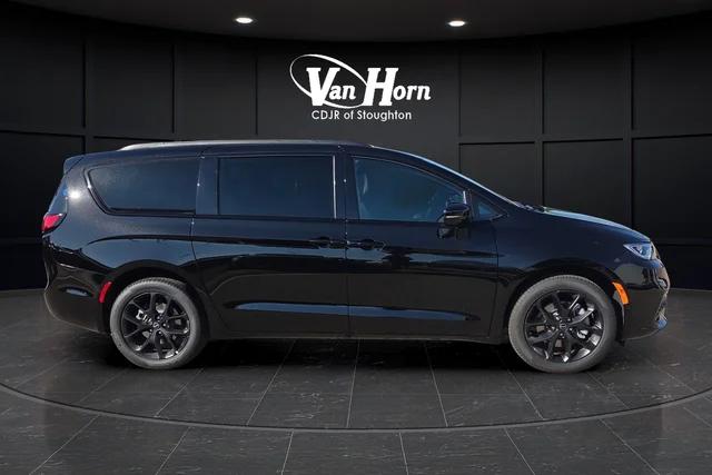 2026 Chrysler Pacifica Limited AWD