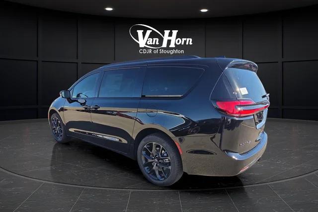 2026 Chrysler Pacifica Limited AWD
