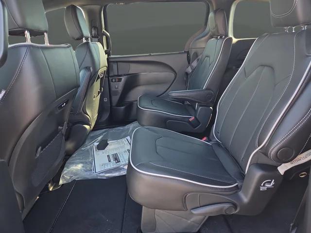 2026 Chrysler Pacifica Limited AWD