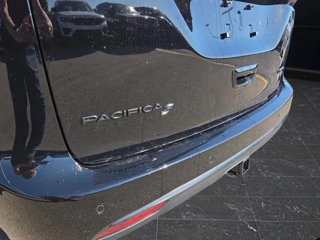 2026 Chrysler Pacifica Limited AWD