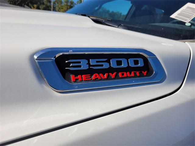 2026 RAM Ram 3500 Chassis Cab RAM 3500 TRADESMAN CREW CAB CHASSIS 4X4 60 CA 2026 RAM Ram 3500 Chassis Cab RAM 3500 TRADESMAN CREW CAB CHASSIS 4X4 60 CA