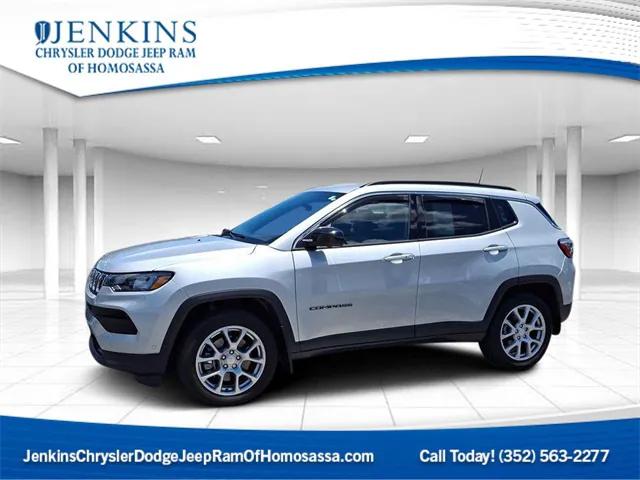 2024 Jeep Compass Latitude Lux FWD