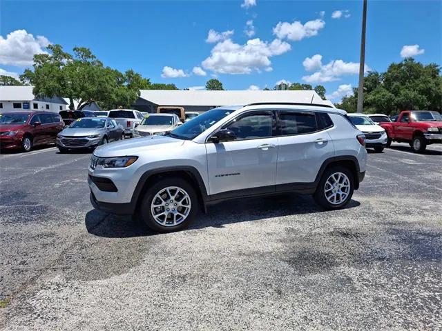 2024 Jeep Compass Latitude Lux FWD