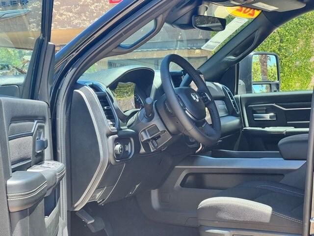 2025 RAM 2500 Big Horn Crew Cab 4x4 64 Box