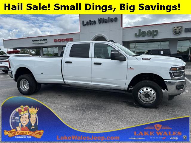 2025 RAM 3500 Tradesman Crew Cab 4x4 8 Box