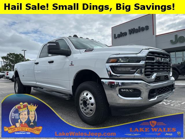 2025 RAM 3500 Tradesman Crew Cab 4x4 8 Box