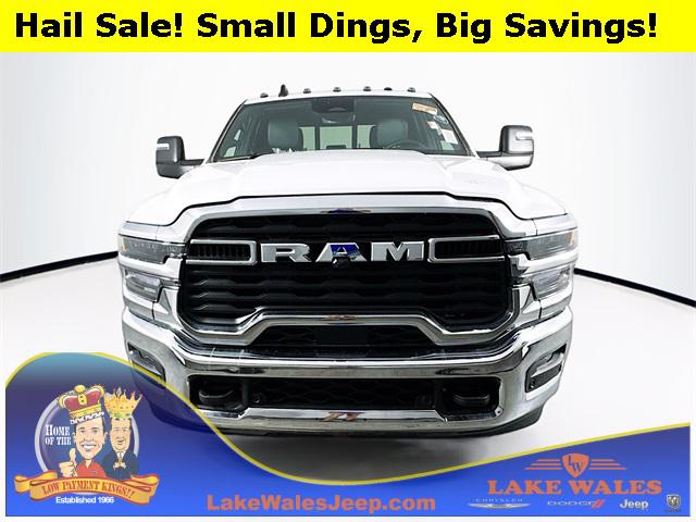 2025 RAM 3500 Tradesman Crew Cab 4x4 8 Box