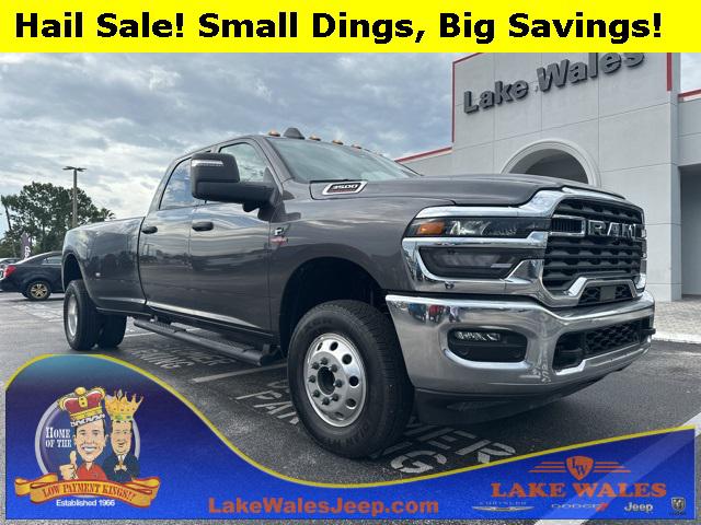 2025 RAM 3500 Tradesman Crew Cab 4x4 8 Box