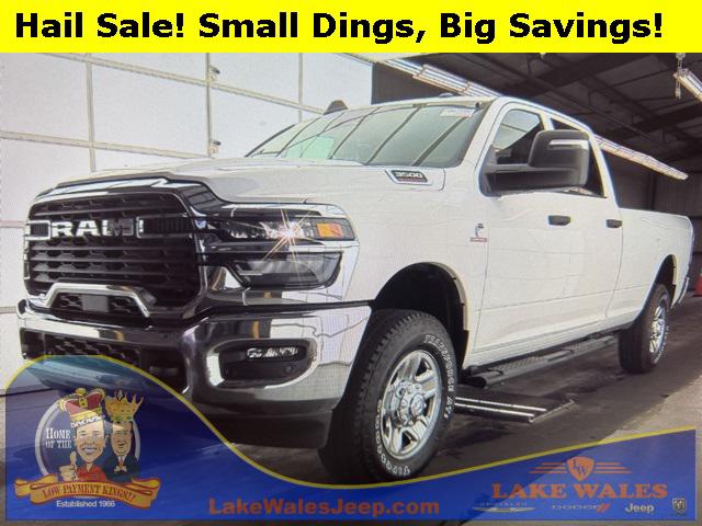 2025 RAM 3500 Tradesman Crew Cab 4x4 8 Box