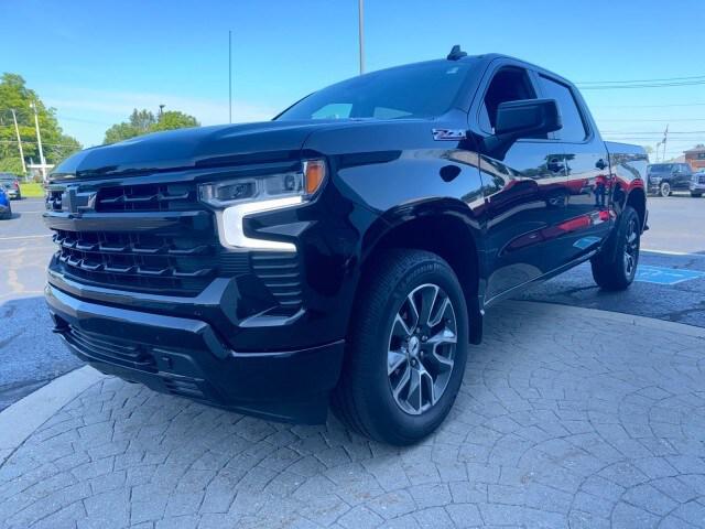 2022 Chevrolet Silverado 1500 4WD Crew Cab Short Bed RST