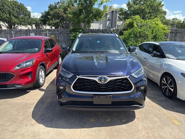 2022 Toyota Highlander Hybrid XLE
