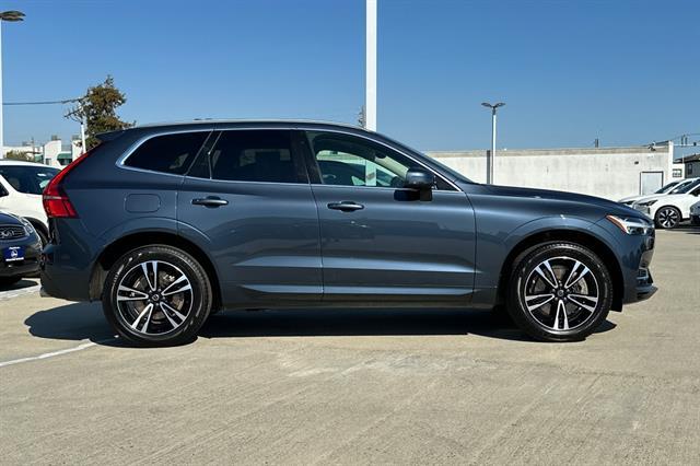 2020 Volvo XC60 Hybrid T8 Momentum