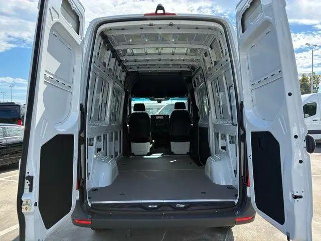 2025 Mercedes-Benz Sprinter 2500 Standard Roof 4-Cyl Diesel