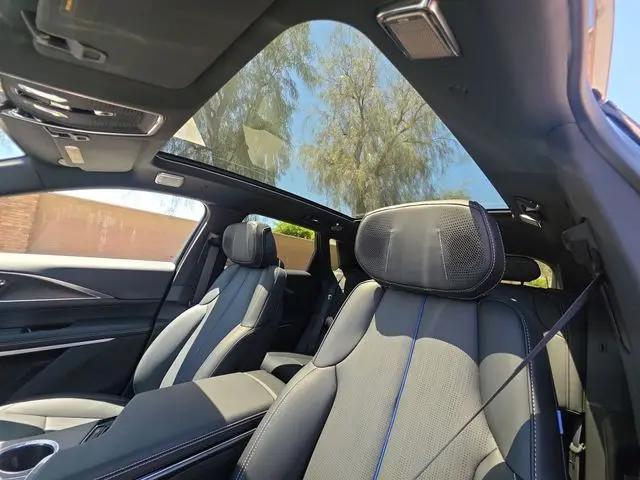 2026 Cadillac iQ V-Series w/1SV