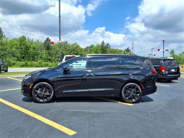 2025 Chrysler Pacifica Limited
