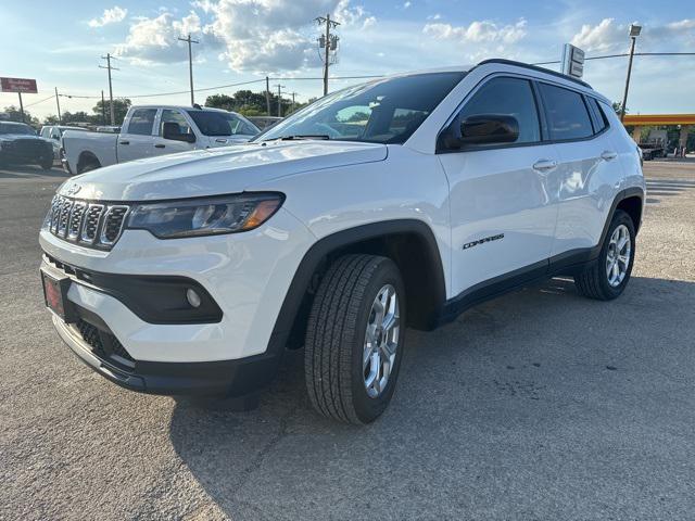 2025 Jeep Compass COMPASS LATITUDE 4X4