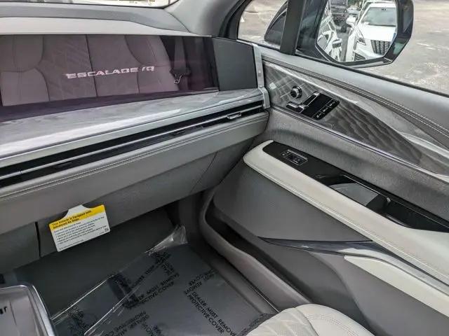 2025 Cadillac Escalade Luxury 1 AWD