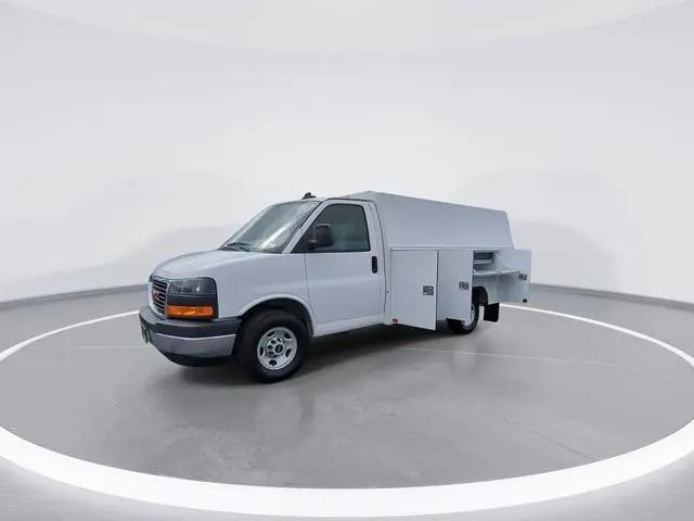 2025 GMC Savana Cutaway Work Van