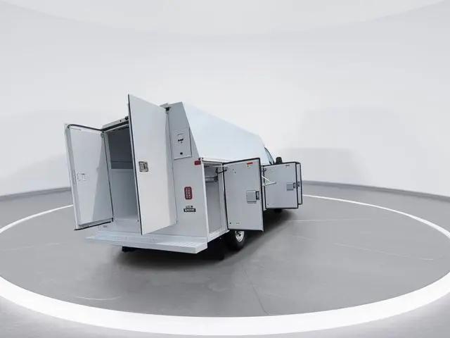 2025 GMC Savana Cutaway Work Van