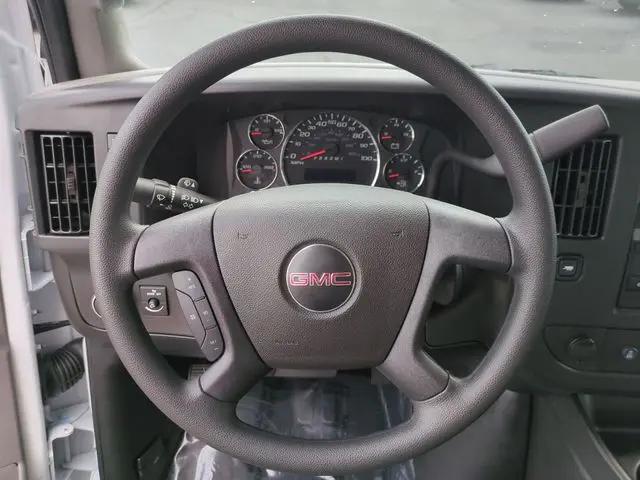 2025 GMC Savana Cutaway Work Van
