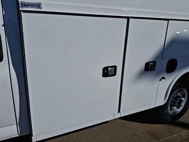 2025 GMC Savana Cutaway Work Van