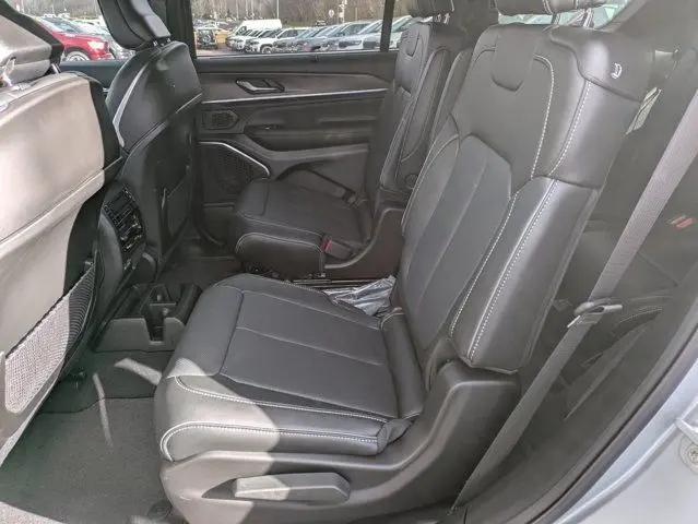 2025 Jeep Grand Cherokee L Overland 4x4