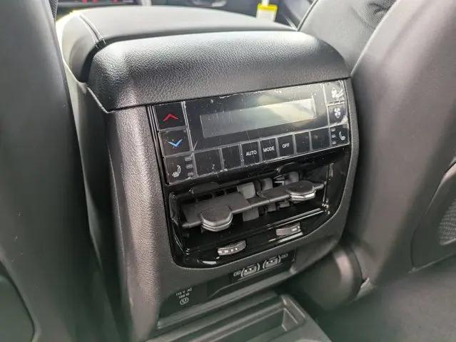 2025 Jeep Grand Cherokee L Overland 4x4