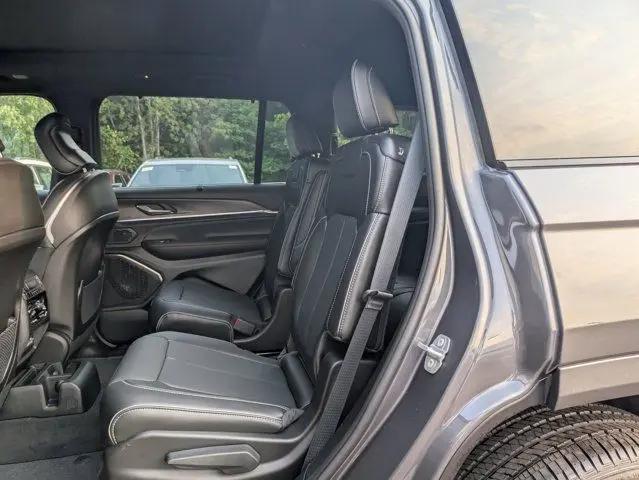 2025 Jeep Grand Cherokee L Overland 4x4