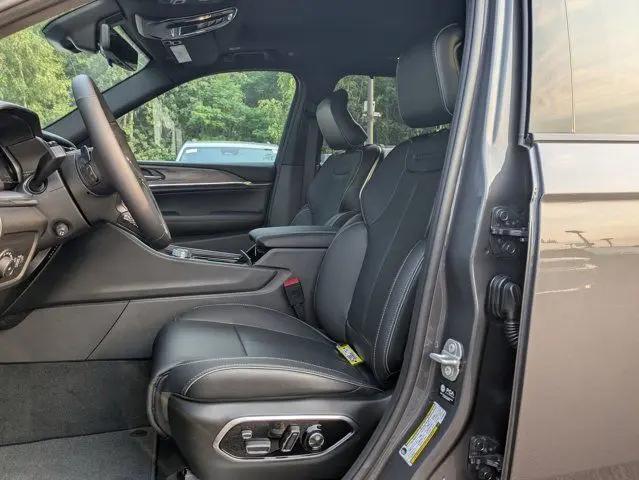 2025 Jeep Grand Cherokee L Overland 4x4
