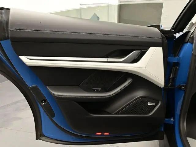 2025 Porsche Taycan 4