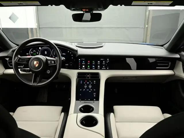 2025 Porsche Taycan 4