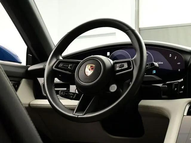 2025 Porsche Taycan 4
