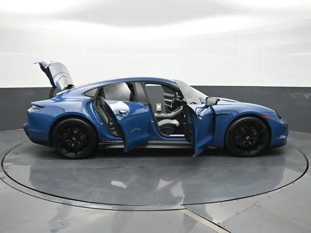 2025 Porsche Taycan 4