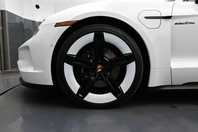 2025 Porsche Taycan 4