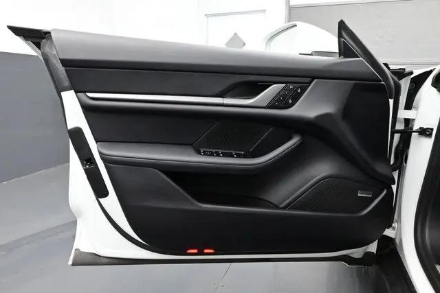2025 Porsche Taycan 4