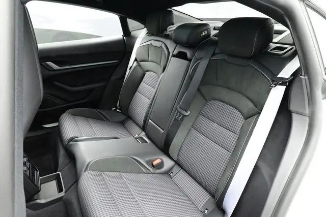 2025 Porsche Taycan 4